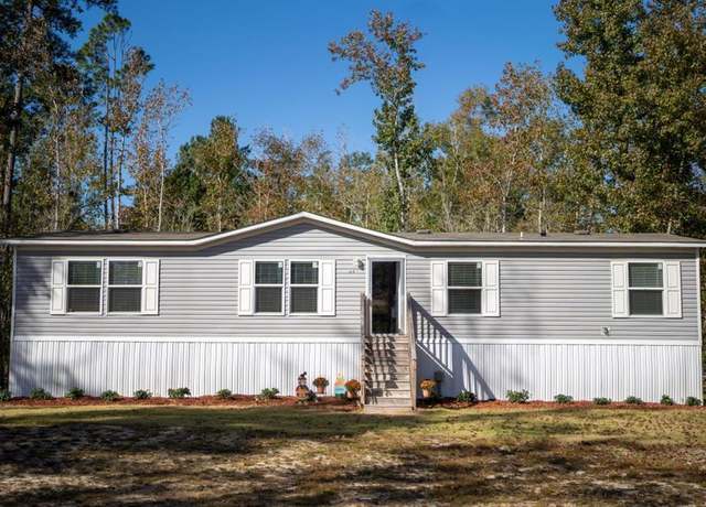 Property at 201 Johnson St, Wewahitchka, FL 32465, 3 beds, 2 baths