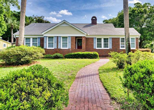 Property at 9 11th St, Apalachicola, FL 32320, 3 beds, 2 baths