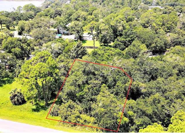 Property at 509 12th St East St, Carrabelle, FL 32322