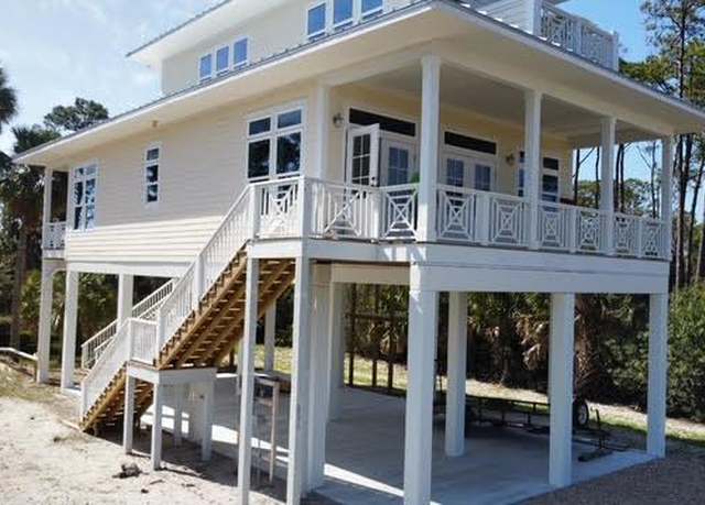 Property at 696 E Bay Shore Dr Unit 4 BL 35, St. George Island, FL 32328, 3 beds, 2 baths