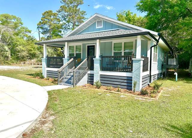 Property at 304 Hwy 98, Carrabelle, FL 32322, 3 beds, 2 baths