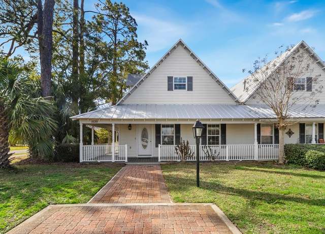 Property at 1020 Long Ave, Port St. Joe, FL 32456, 3 beds, 3 baths