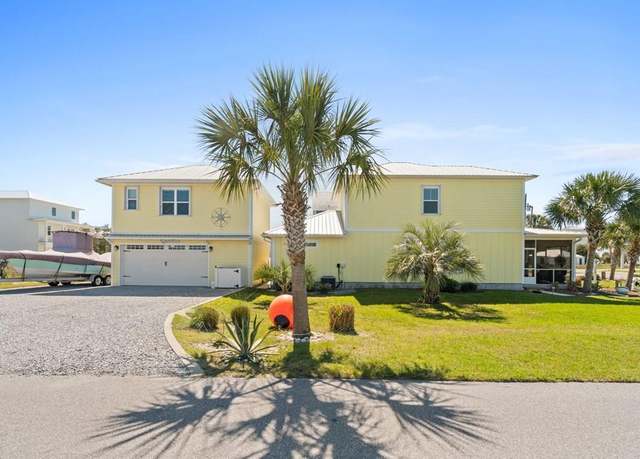 Property at 140 Ponce De Leon St, Port St. Joe, FL 32456, 4 beds, 3 baths