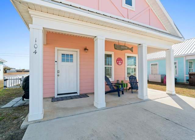 Property at 104 Ocean View Dr, Mexico Beach, FL 32456, 2 beds, 2 baths
