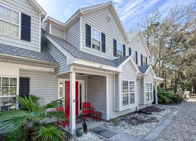 Property at 207 Sawyer Ln, Apalachicola, FL 32320, 2 beds, 2.5 baths