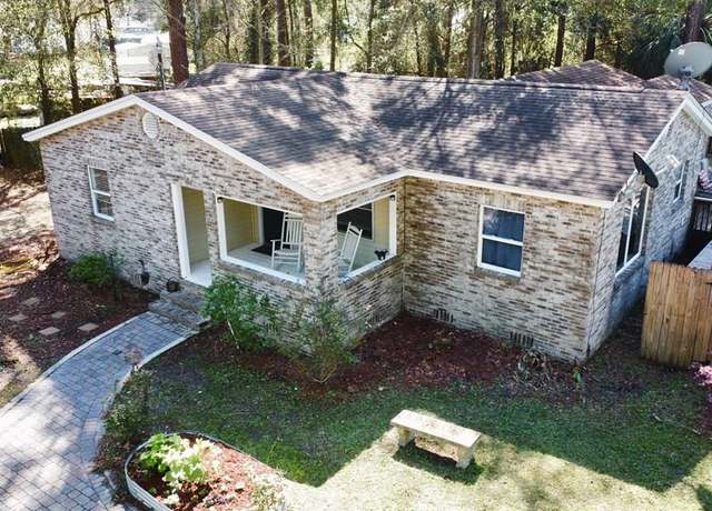 Property at 44 Chapman Rd, Apalachicola, FL 32320, 3 beds, 2 baths