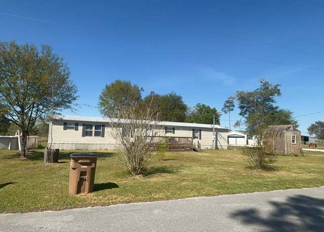 Property at 301 Settlers Ridge Dr, Wewahitchka, FL 32465, 3 beds, 2 baths