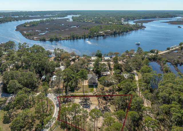 Property at 735 Wellborn Ave, Carrabelle, FL 32322