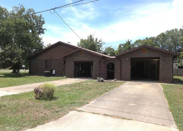 Property at 507 Garrison Ave, Port St. Joe, FL 32456, 3 beds, 3 baths