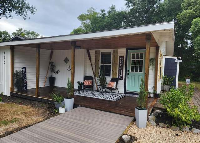Property at 603 W 3rd St, Carrabelle, FL 32322, 3 beds, 2 baths