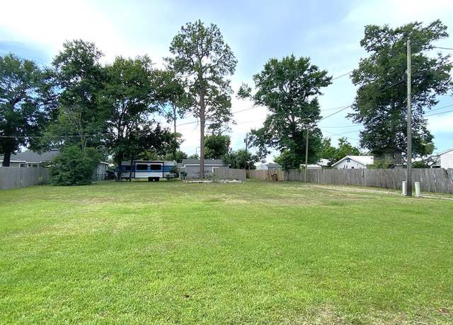 Property at 208 12th St, Port St. Joe, FL 32456