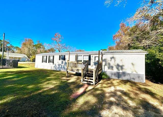 Property at 251 Bobby Cato St, Apalachicola, FL 32320, 2 beds, 2 baths