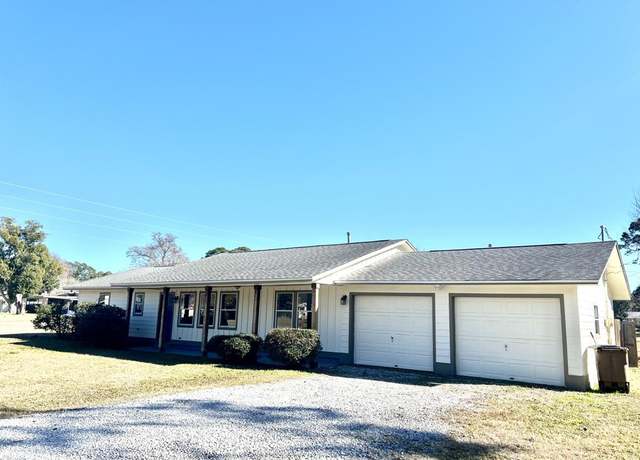 Property at 204 21st St, Port St. Joe, FL 32456, 3 beds, 2.5 baths