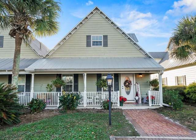 Property at 1014 Long Ave, Port St. Joe, FL 32456, 3 beds, 3 baths