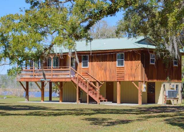 Property at 5 Big Oaks Dr, Apalachicola, FL 32320, 3 beds, 3 baths