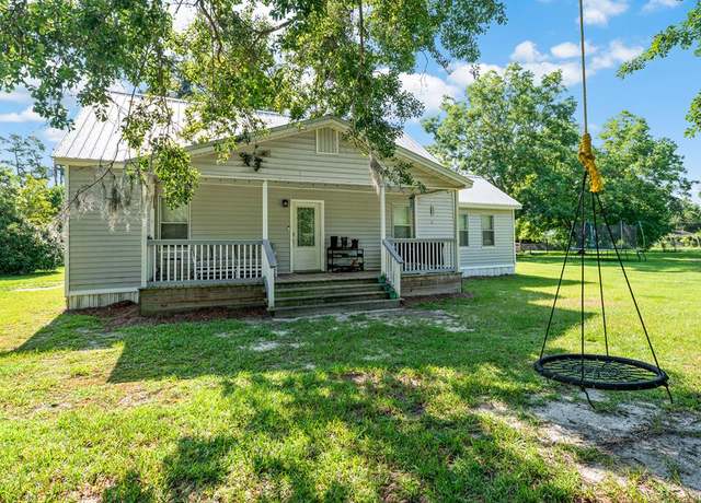 Property at 220 West Ave, Wewahitchka, FL 32465, 4 beds, 1.5 baths