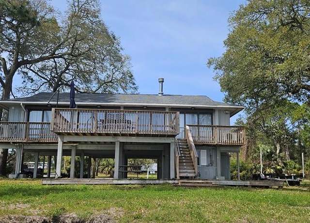 Property at 2248 Hwy 98 E, Lanark Village, FL 32322, 2 beds, 2 baths