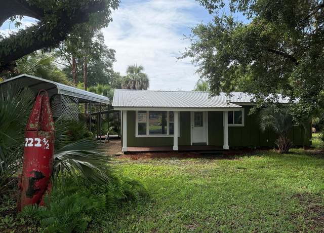 Property at 222 1/2 Ave D, Apalachicola, FL 32320, 2 beds, 2 baths