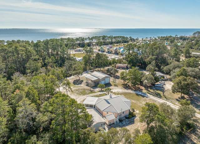 Property at 1810 Lighthouse Rd, Carrabelle, FL 32322, 3 beds, 2 baths
