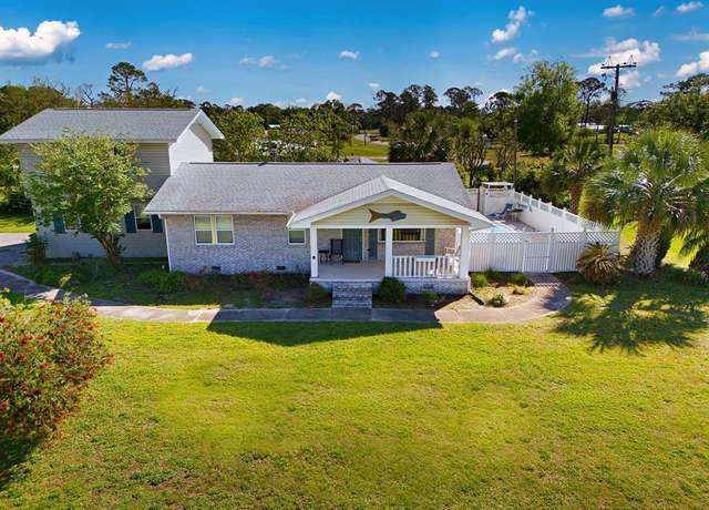 Property at 1321 Mcclelland Ave, Port St. Joe, FL 32456, 4 beds, 3 baths