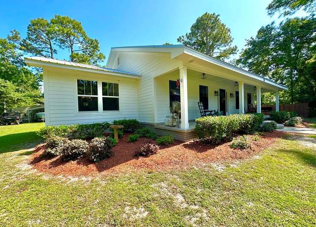 Property at 73 Worley Dr, Apalachicola, FL 32320, 4 beds, 3 baths