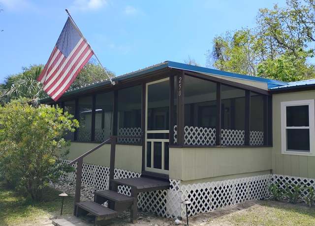 Property at 250 Bobby Cato St, Apalachicola, FL 32320, 3 beds, 2 baths