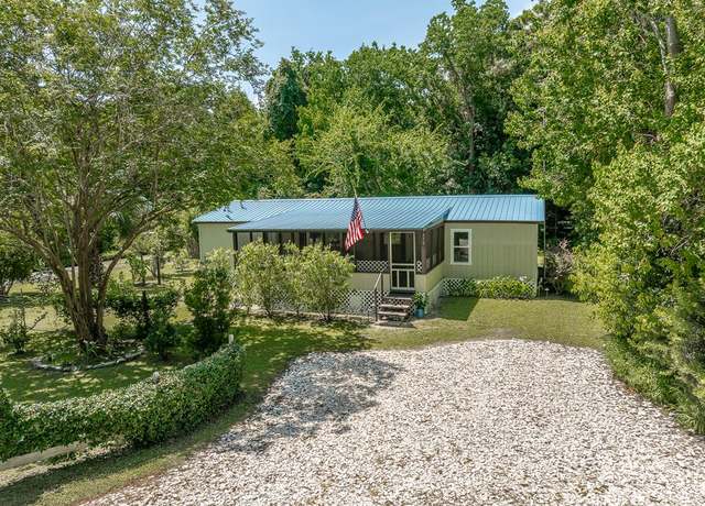Property at 250 Bobby Cato St, Apalachicola, FL 32320, 3 beds, 2 baths