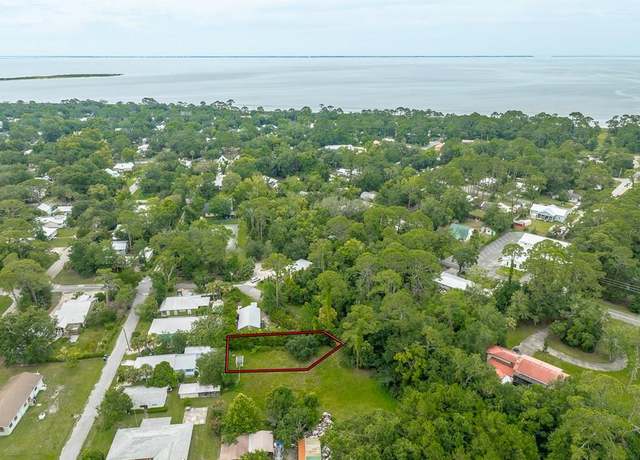 Property at 225 B Ave G, Apalachicola, FL 32320