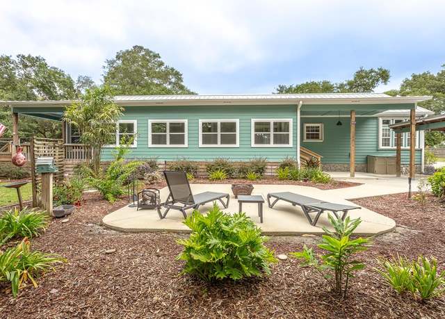Property at 501 12th St Unit SE, Carrabelle, FL 32322, 4 beds, 2 baths