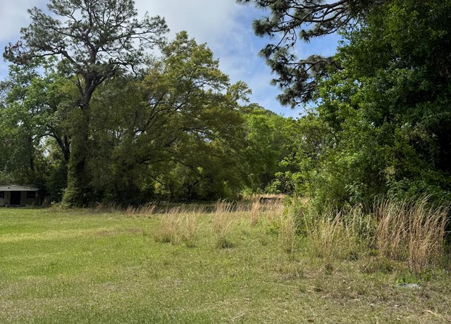 Property at 230 17th St, Apalachicola, FL 32320