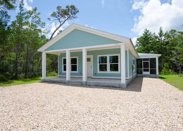 Property at 1692 Landing St, Carrabelle, FL 32322, 3 beds, 2 baths