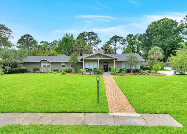 Property at 1612 Monument Ave, Port St. Joe, FL 32456, 4 beds, 2.5 baths