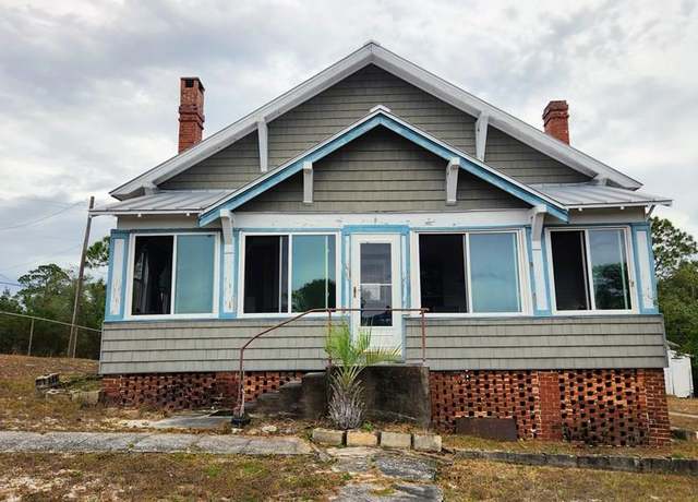 Property at 601 SE 3rd St, Carrabelle, FL 32322, 2 beds, 2 baths