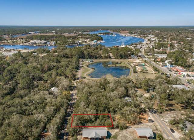 Property at 704 SE Ave D, Carrabelle, FL 32322