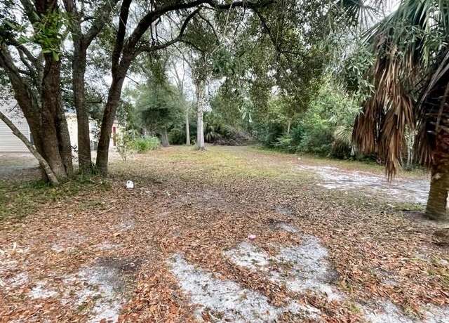Property at 235 10th St, Apalachicola, FL 32320