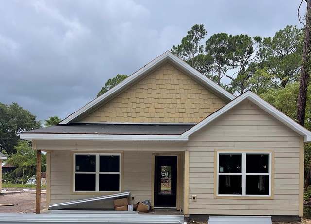 Property at 202 13th St, Apalachicola, FL 32320, 3 beds, 2 baths