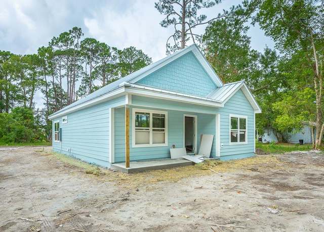 Property at 202 13th St, Apalachicola, FL 32320, 3 beds, 2 baths