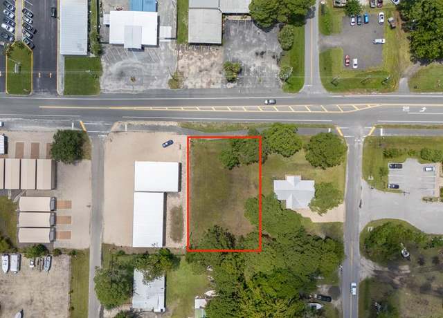 Property at 20 Island Dr, Eastpoint, FL 32328