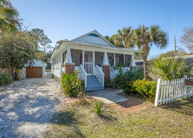 Property at 134 Sawyer Ln, Apalachicola, FL 32320, 2 beds, 2 baths