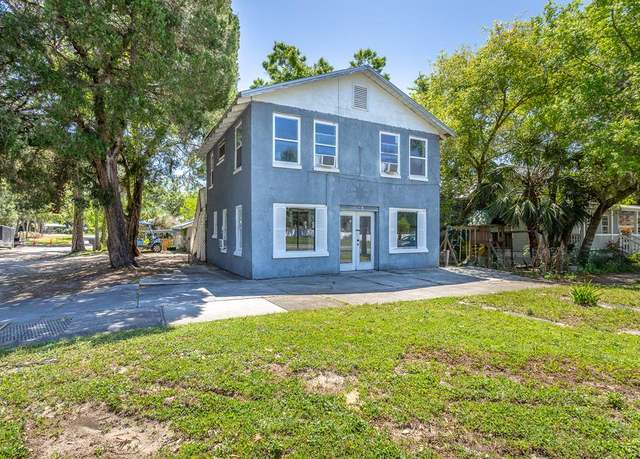 Property at 72 7th St, Apalachicola, FL 32320, 6 beds, 3.5 baths