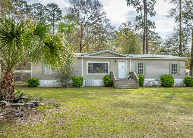 Property at 11 Hupa St, Crawfordville, FL 32327, 3 beds, 2 baths