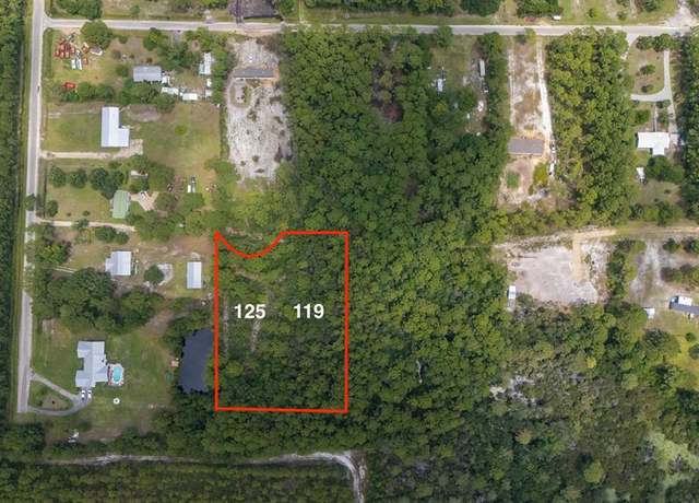 Property at 119/125 Delaine Cir, Eastpoint, FL 32328