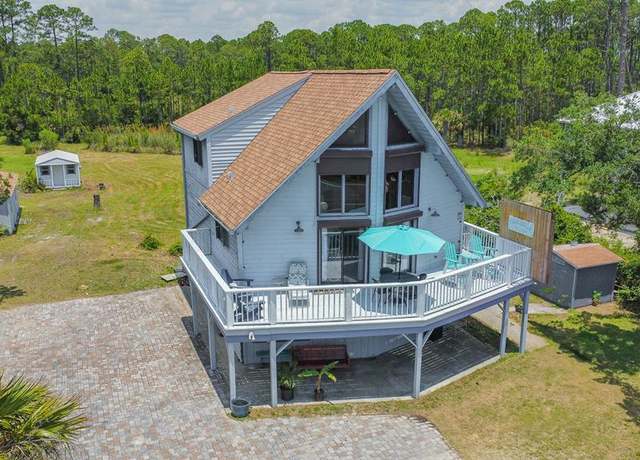 Property at 2319 Hwy 98 W, Carrabelle, FL 32322, 3 beds, 2 baths