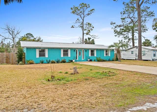 Property at 328 Ave C, Port St. Joe, FL 32456, 5 beds, 3 baths