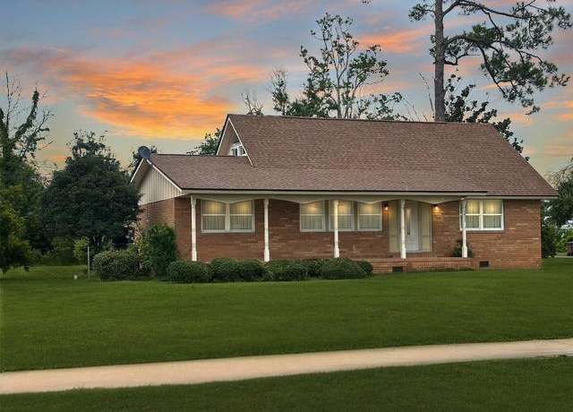 Property at 1411 Monument Ave, Port St. Joe, FL 32456, 4 beds, 2 baths