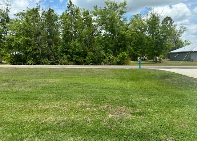 Property at 322 Pineview Dr, Wewahitchka, FL 32465