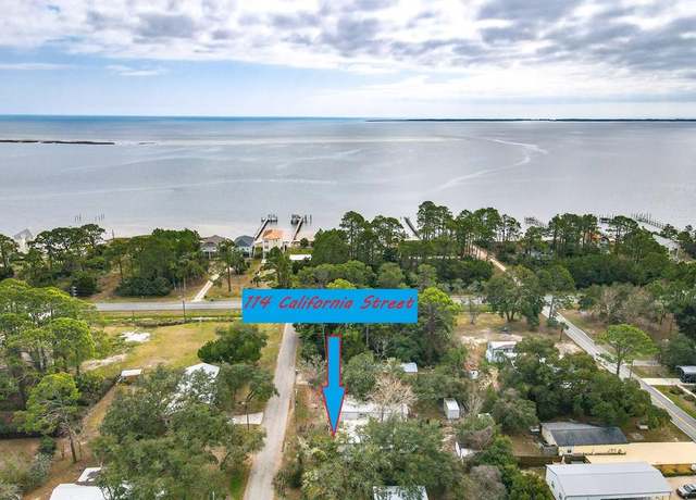 Property at 114 California St, Carrabelle, FL 32322, 2 beds, 1 bath