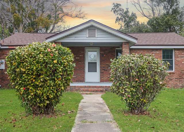 Property at 211 Walnut Ave, Wewahitchka, FL 32465, 3 beds, 1 bath