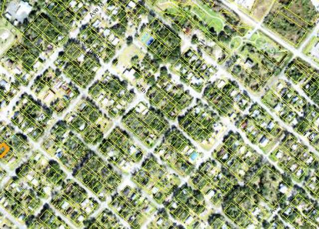 Property at 235 11th St, Apalachicola, FL 32320