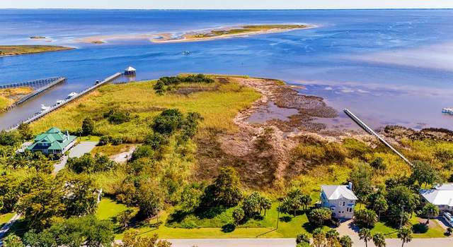 Photo of 94 Bay Ave, Apalachicola, FL 32320